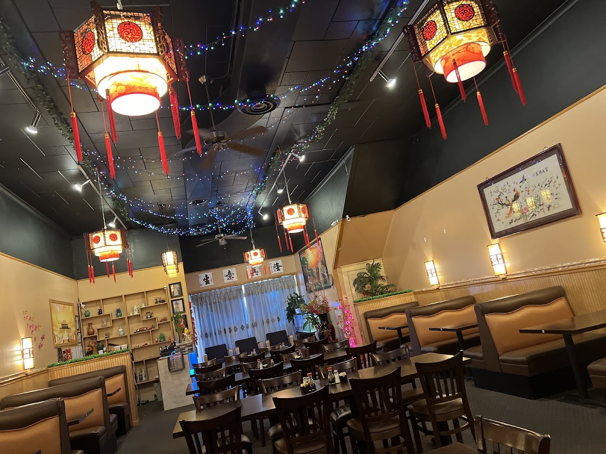 Xu's Golden Dragon Chinese Restaurant